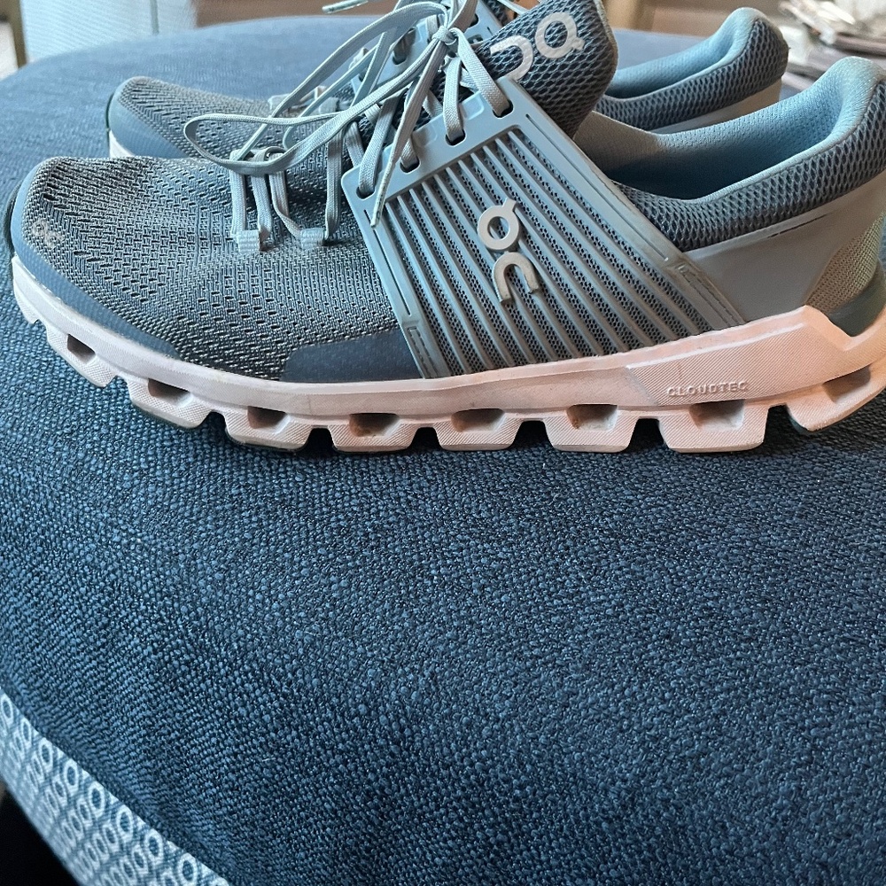 ON Cloud Sneaker